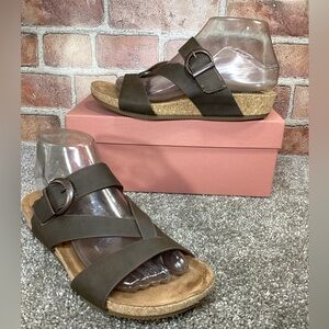 Eurosoft Womens Gianetta footbed thong toe sandals size 8